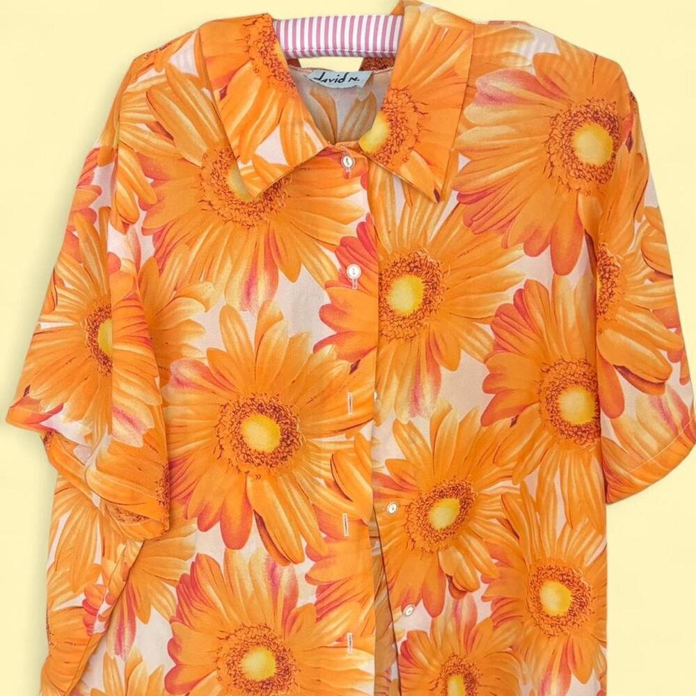 Orange daisy vintage floral button